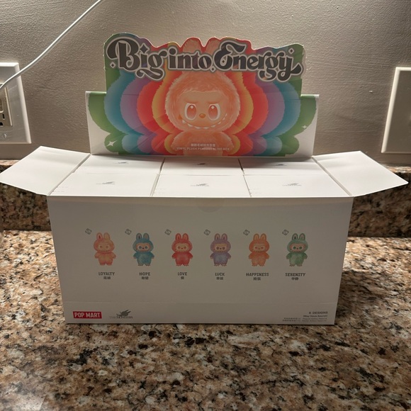 Pop Mart Big Into Energy Labubu - Picture 5 of 5